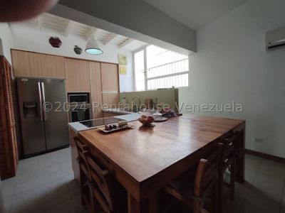 Casa en venta en la Viña Valencia Carabobo Desiree Castillo Rentahouse Picture 8 of 20