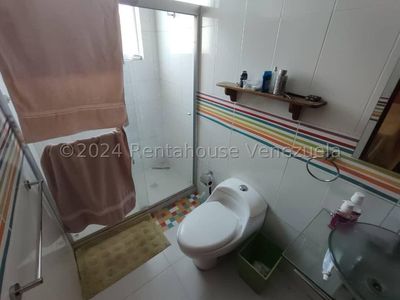 Casa en venta en la Viña Valencia Carabobo Desiree Castillo Rentahouse Picture 11 of 20