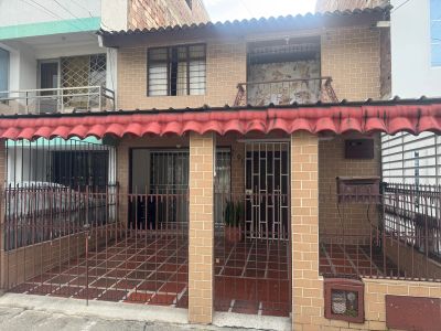 Casa en Venta en Los andes b - la riviera, Cali