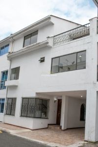 Casa en Venta en Quintas de don simon, Cali