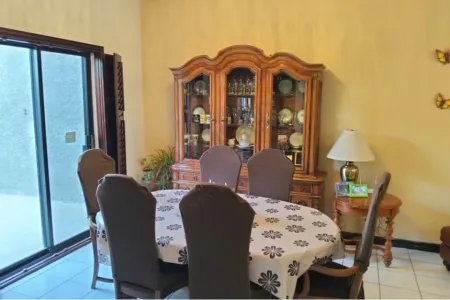 Casa en venta – Fracc. Residencial Universidad