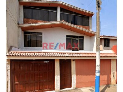 Casa en venta Institucion Educativa Mi Pequeño Mundo De Colores, Calle Los Geranios 15, Urbanización 2 De Julio, Callao, 07001, Per