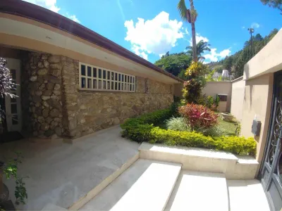 Casa En Venta Lomas De Prados Del Este 25-20624 Ea