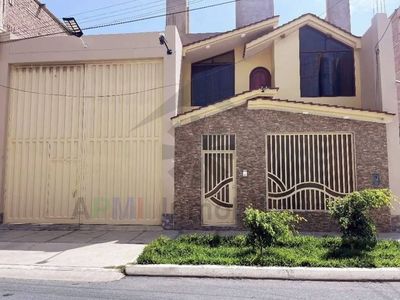 Casa en venta Los Quipus, La Victoria, Chiclayo, Perú