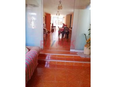 Casa en venta San Juan De Miraflores, Lima