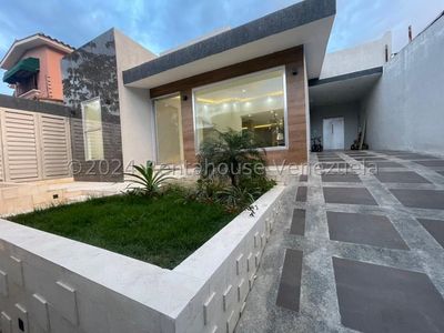 Casa en venta ubicada en el Parral Valencia Carabobo Venezuela Cod 24-18234