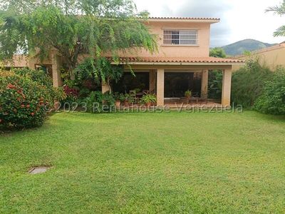 Casa en venta ubicada en Guaparo Country Clud Valencia Carabobo Venezuela