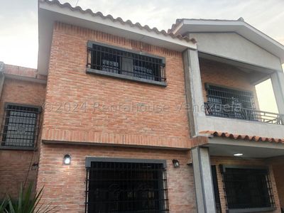 Casa en venta ubicada en la Trigaleña Valencia Carabobo Venezuela  Cod 24-25704