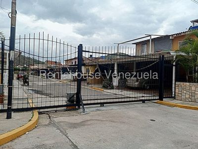 Casa en venta ubicada en Las Lomas de la Hacienda San Diego Carabobo Venezuela Cod 25-19863