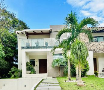 CASA EN VENTA - URUBO MIRAGE 