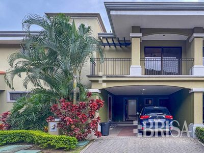  Casa familiar de 3 niveles