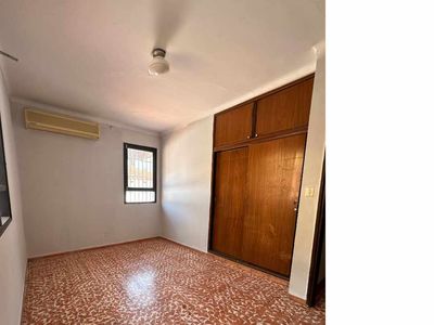 [CASA INDEPENDIENTE EN ALQUILER PARA OFICINAS O VIVIENDA PET FRIENDLY | SOBRE AV. RADIAL 27, entre 3er. y 4to. Anillo] Foto 13 de 23
