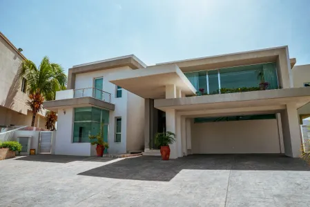 Casa Las Villas, Complejo Turístico El Morro, Lechería