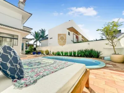 Casa mobiliada com 505 m2 de terreno à venda R$4.8000.000 em Jurerê Internacional