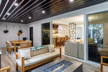 casa moderna en el este de la ciudad