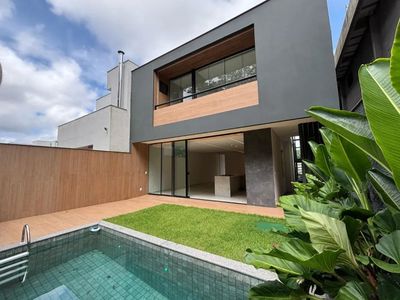 Casa no Condomínio Euroville 208m² Com 3 Suítes - R$1.300.000,00 / Financia