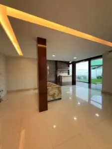 CASA NO CONDOMÍNIO INTERLAGOS