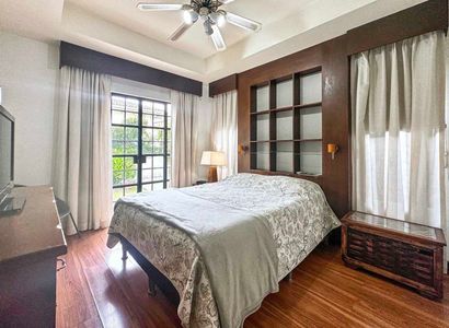 Casa Palm One level home 4 rooms in Santa Ana