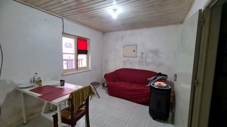 Casa para comprar em Santo Quintino, Portugal