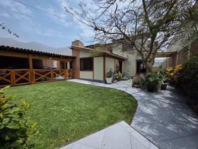  Casa para comprar en Ate, Perú
