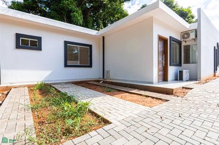  Casa para comprar en Luque, Paraguay