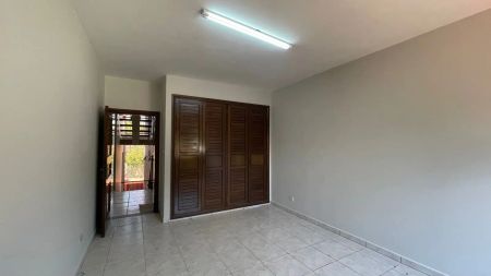 CASA PARA OFICINA EN ALQUILER - BARRIO HAMACAS