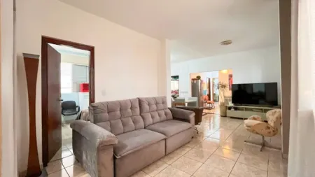 Casa para Venda em Belo Horizonte, Buritis, 5 dormitórios, 1 suíte, 3 banheiros, 4 vagas