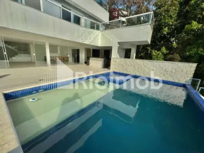 Casa para Venda ou Locação no Itanhangá com 1.000m²