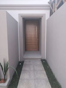 CASA PAREADA CON UBICACIÓN DE FACIL ACCESO A TODOS LOS BARRIOS DE ASUNCIÓN Foto 2 de 9