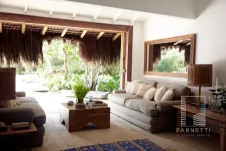 CASA PÉ NA AREIA