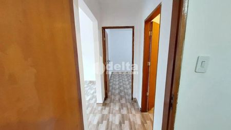 Casa residencial com 2 quartos disponível para locação no bairro Nossa Senhora das Graças em Uberlân