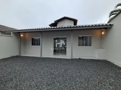 Casa residencial para alugar no bairro Ilha da Figueira com 80 m² e 2 quartos.