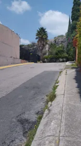 CASA SOLA 3 RECAMARAS EN PRIVADA PEQUEÑA Foto 1 de 8