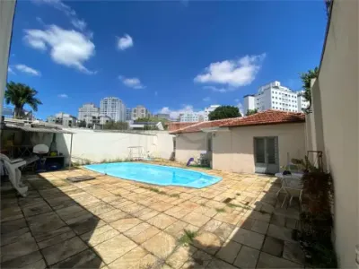 Casa térrea com 7 quartos à venda ou para locação em Alto Da Lapa - SP