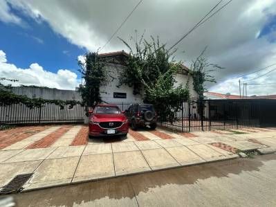 Casa tipo Duplex  Cond. Toborochi de 3 dormitorios y dependencia de servicio