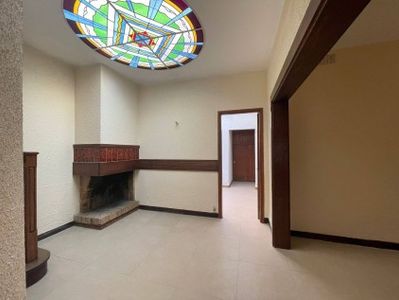 Casa vivienda u oficina dos dormitorios y servicio. Garaje