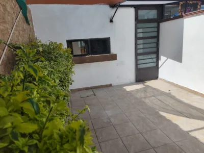 CENTRICA CASA DUPLEX PLANTA BAJA EN RENTA