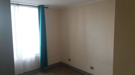 Cercanias Metro Sta Lucia dpto 1dmt living y bodega Picture 6 of 9