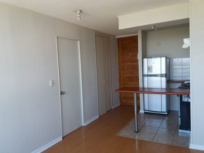 Cercanias Metro Toesca dpto 1dmt living y balcon Foto 2 de 10