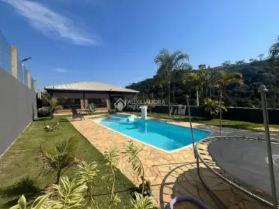 Chácara de 1000m² em Mairinque