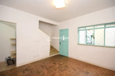 Charmosa Casa de Vila dos anos 1940 para alugar ao lado da Praça Mateus Grou, em Pinheiros (São Pau