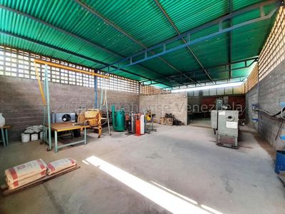 Comercial (Galpon - Deposito) en Venta en Intercomunal Coro La Vela, Falcon MLS #25-11591 GR