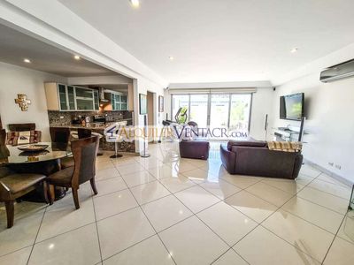 CONDO AMUEBLADO DE 282 M2 CON PISCINA EN BELLO HORIZONTE ESCAZU