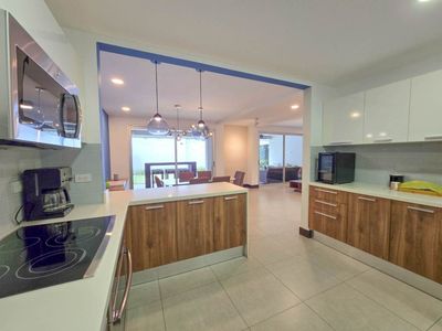 CONDO AMUEBLADO DE 320 M2 CON JARDIN EN JABONCILLOS ESCAZU