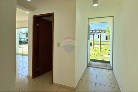 Condominio ALTERRA - Amplia Residencia en esquina Foto 8 de 10