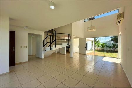 Condominio ALTERRA - Amplia Residencia en esquina Foto 5 de 10