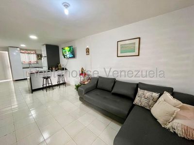 Daniela Linarez Vende Casas En La Av Intercomunal Cabudare Con Vigilancia Privada Las 24 Horas Con Ampios Espacios Modernos Y Todos Los Servicios Basicos