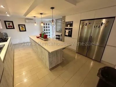 Daniela Linarez Vende Casas En Prestigiosa Urbanizacion Al Este De La Ciudad De Barquisimeto Conectada A Planta Electrica Posee 816m2 Llena De Lujo Y Comodidad Con Increible Vista