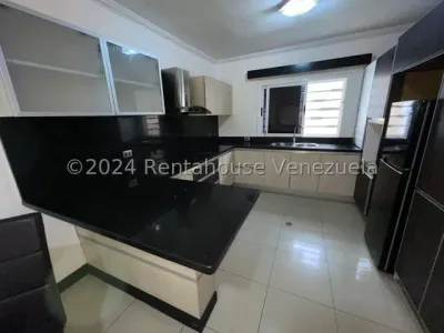 Daniela Linarez Vende Casas Hermosa Ubicada En Exclusivo Urbanismo De La Av Ribereña Cabudare Con Acabados De Primera Bellas Areas Comunes 154m2 Con Todos Los Servicios Basicos