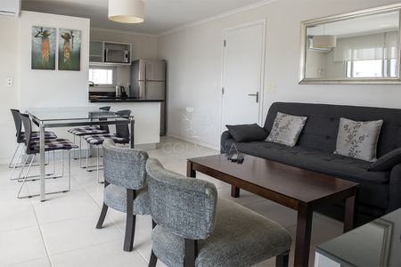 Departamento de 1 y medio dormitorio en venta a pasos de Playa Brava Foto 3 de 31